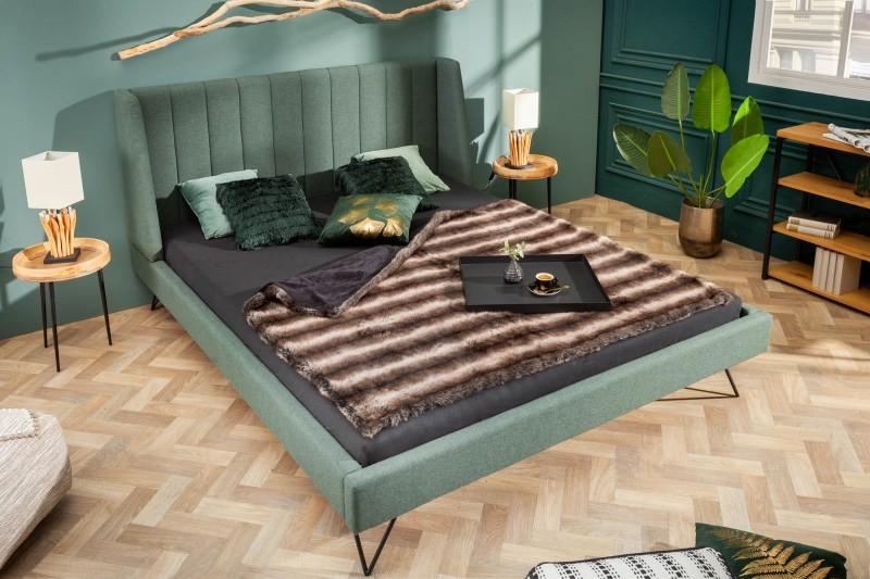 Celočalúnená posteľ LA BEAUTE 160x200 cm lesná zelená s ozdobným prešívaním