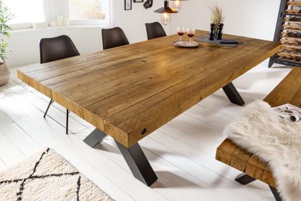 Masívny jedálenský stôl THOR 200 cm z hnedého borovicového dreva