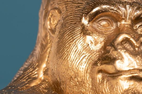 Dekoratívna figúrka gorily KONG 43 cm, zlatá