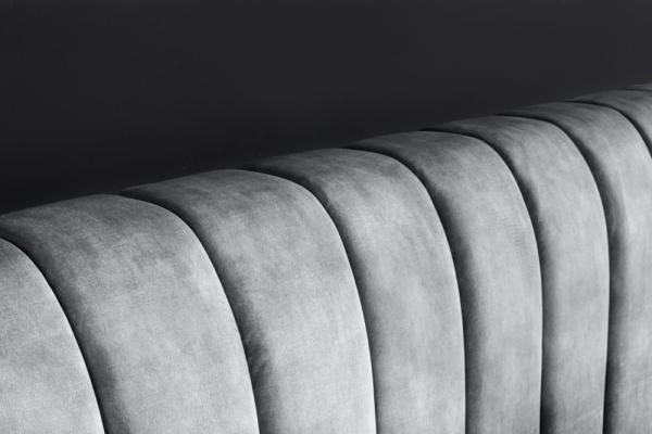 Retro manželská posteľ AMSTERDAM 160x200 cm, šedá, zamat