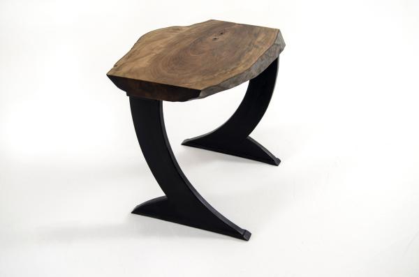 Masívny konferenčný stolík MAJUI 52 cm, orech, prírodný