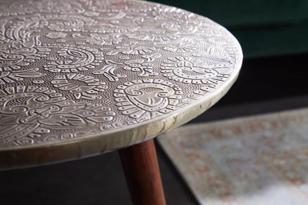 Dizajnový príručný stolík ALCAZAR 50 cm, starostrieborný, kov, akácia