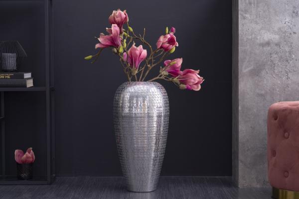 Elegantná váza ORIENTAL 49 cm, strieborná, tepaný dizajn