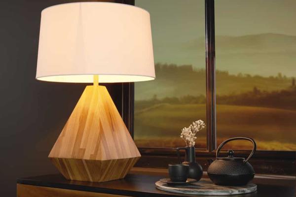 Stolová lampa z masívneho dreva DIAMOND 65 cm, teak, prírodná, biela